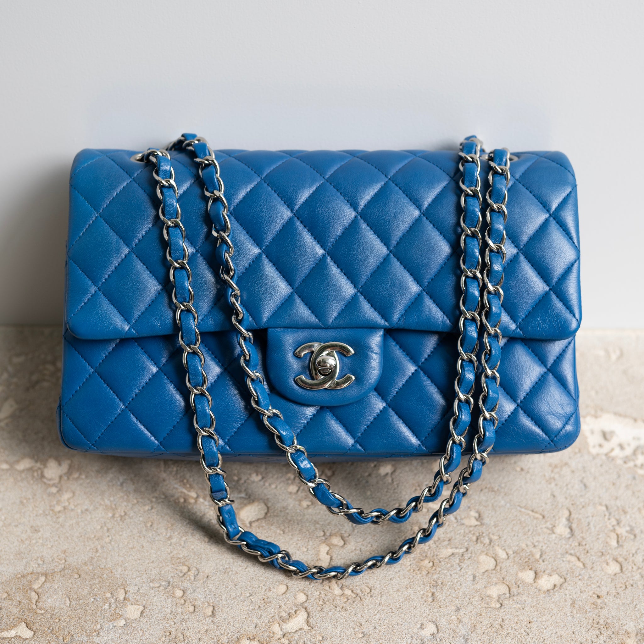 CHANEL CLASSIC FLAP BAG