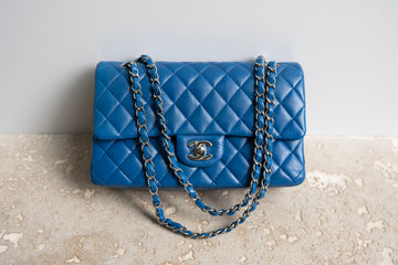 CHANEL CLASSIC FLAP BAG