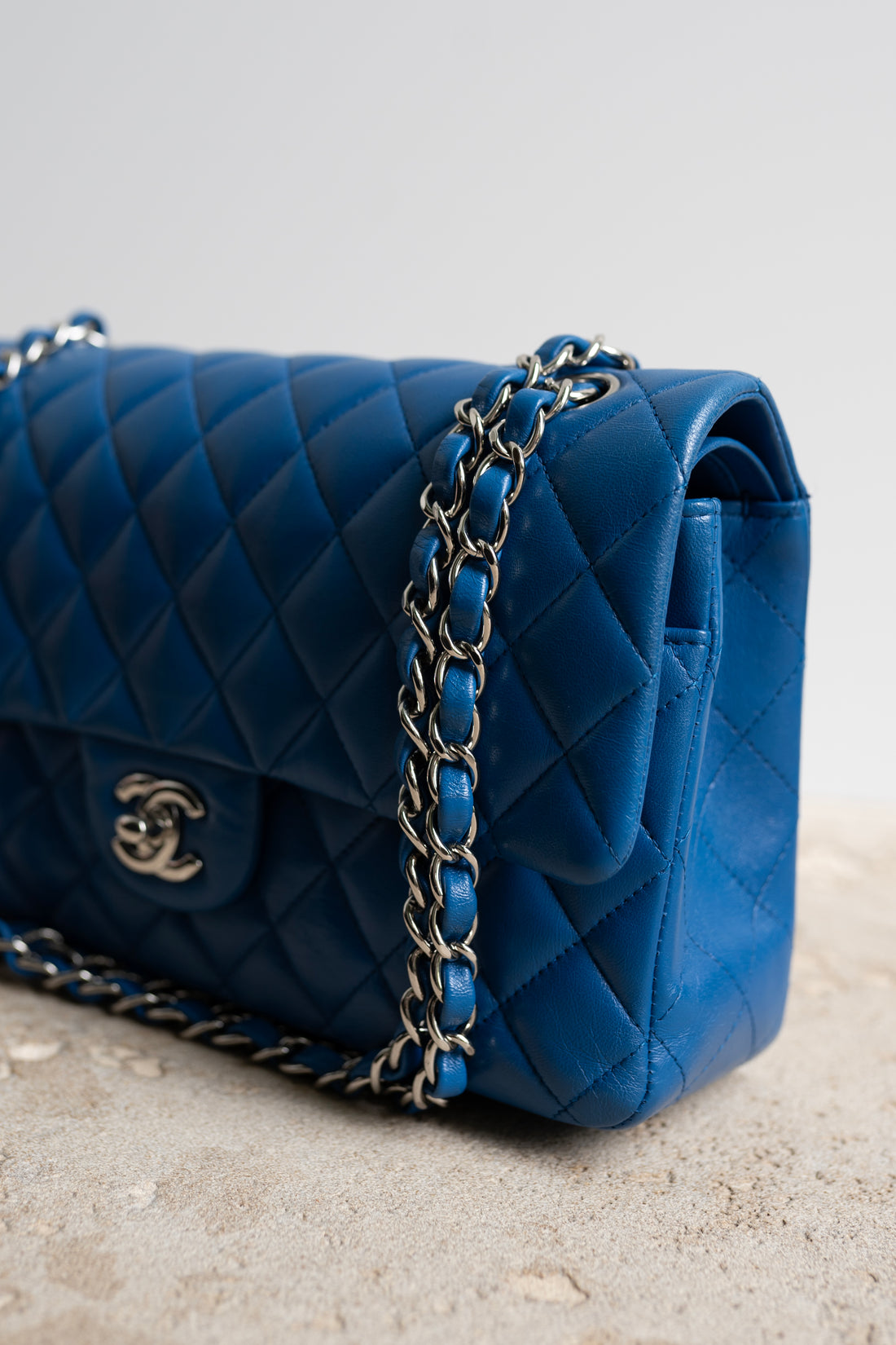 CHANEL CLASSIC FLAP BAG